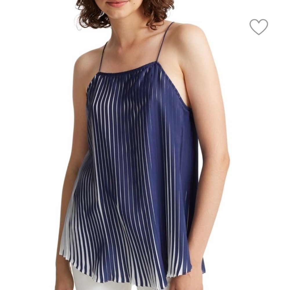 𝅺BNWOT Club Monaco pleated tank